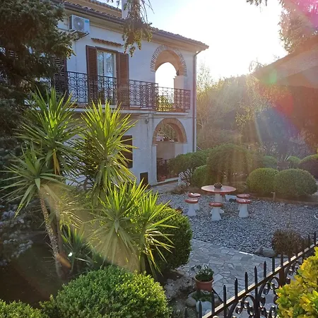 Casa Nel !!! Falconara Albanese